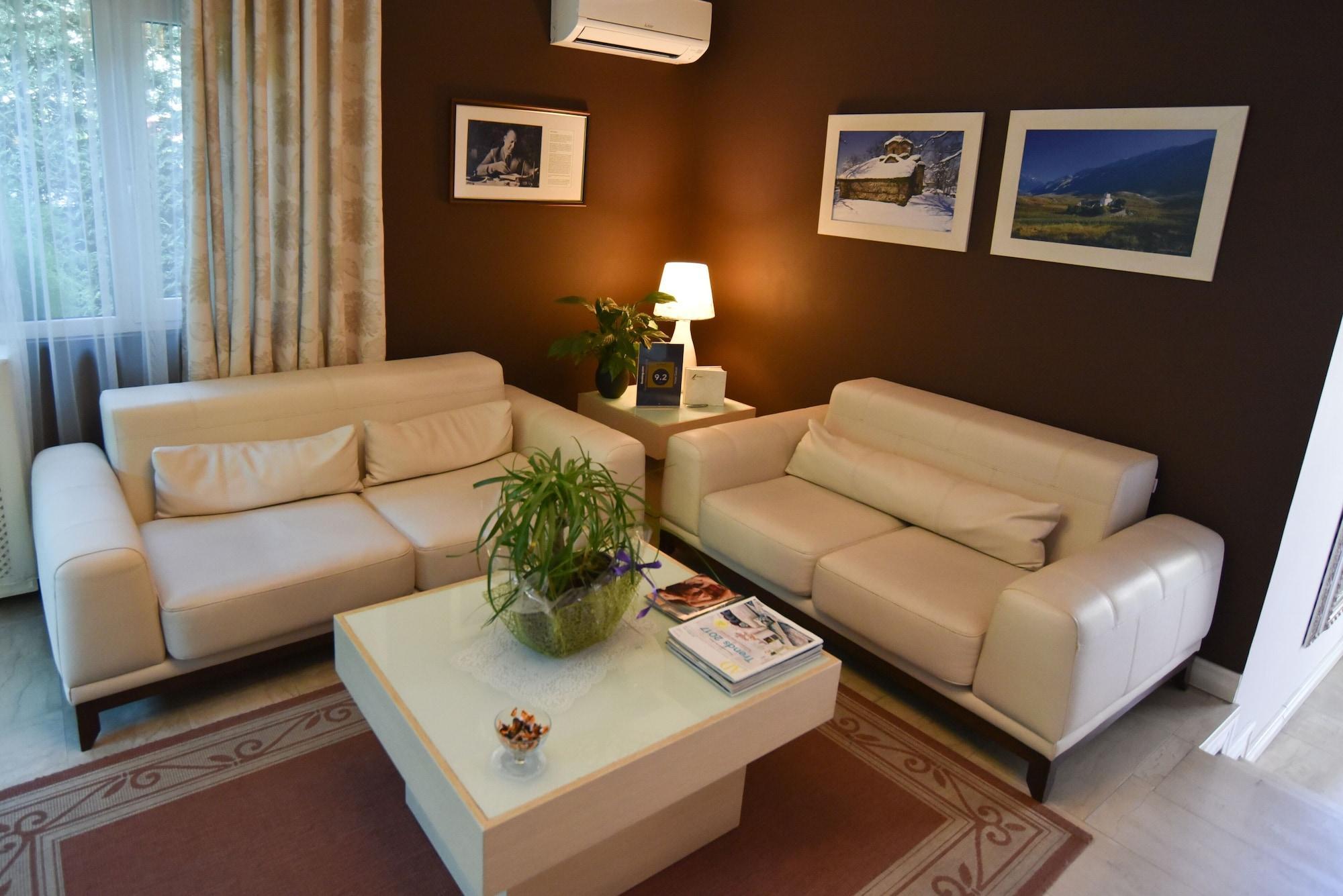Hotel Sokrat Tirana Zewnętrze zdjęcie