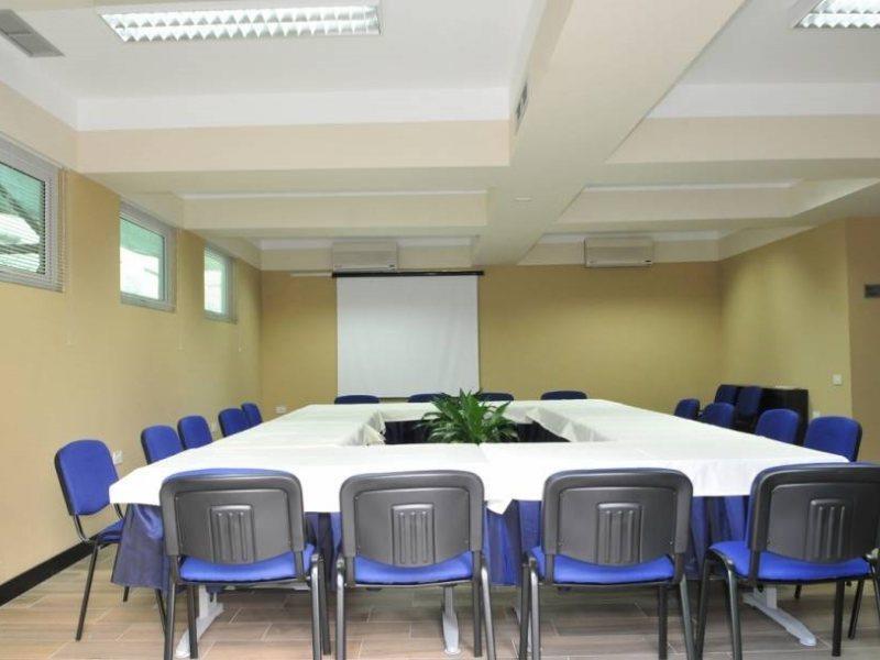 Hotel Sokrat Tirana Zewnętrze zdjęcie