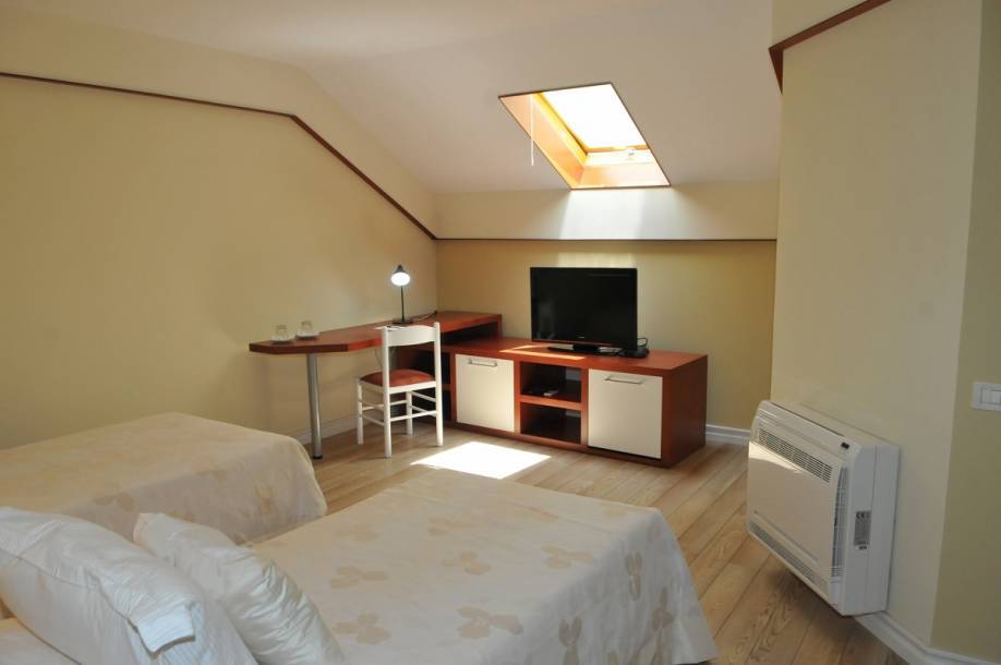 Hotel Sokrat Tirana Zewnętrze zdjęcie