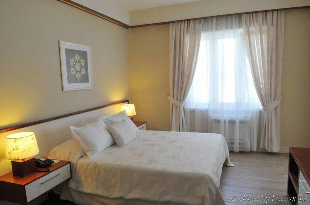 Hotel Sokrat Tirana Zewnętrze zdjęcie