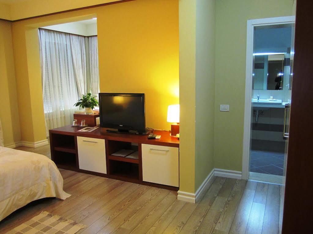 Hotel Sokrat Tirana Zewnętrze zdjęcie